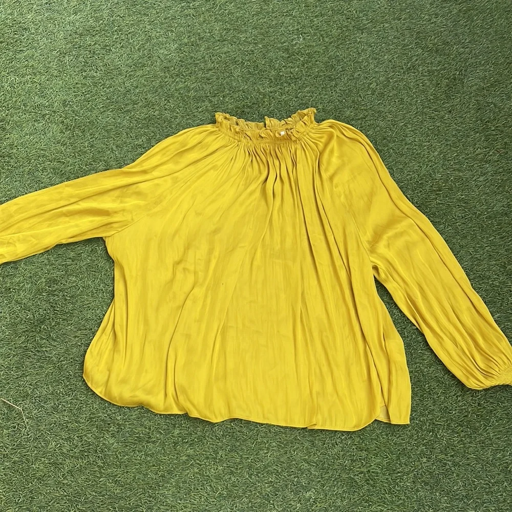 H& M Top 🔝 - Picture 3 of 6